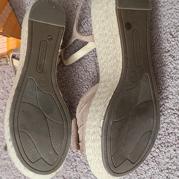 Women Liz Claiborne Sandal - Picture 3 of 4